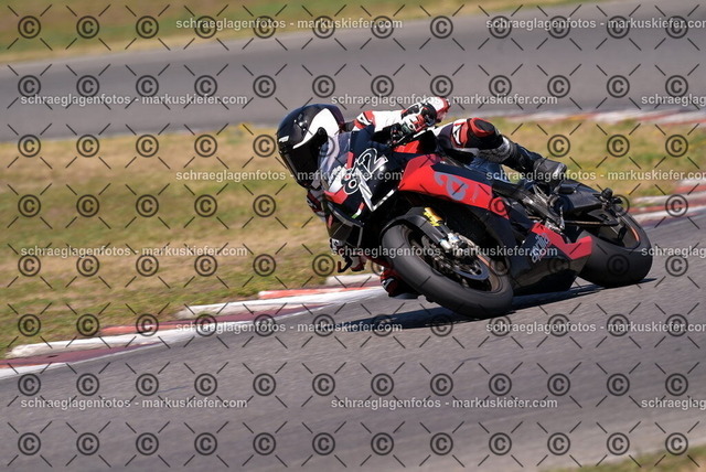 26bt04-1640 | markuskiefer.com - Realisiert mit Pictrs.com