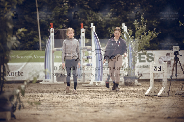 20240531-DOS_7049 | Entdecke hochwertige Reitturnierfotos von Foto Oger. Professionell, emotional und authentisch – jetzt Lieblingsmomente im Shop bestellen. - Realisiert mit Pictrs.com