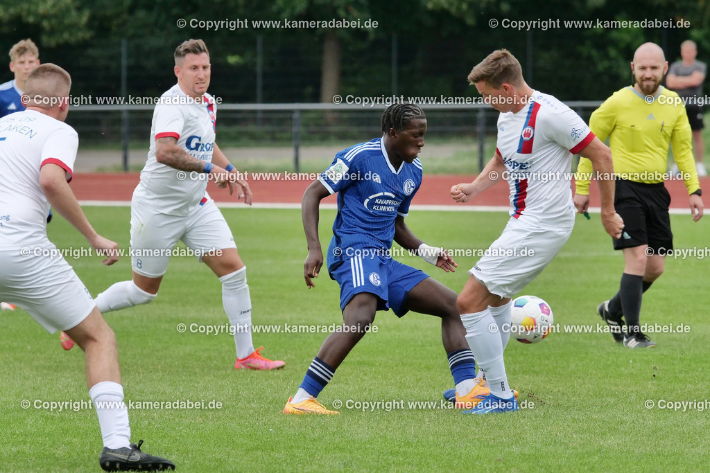 Fußball : Testspiel : SuS 09 Dinslaken - Schalke 04 U 19 am 25.07.2024 | Foto : Jochen Emde / www.kameradabei.de - Realisiert mit Pictrs.com