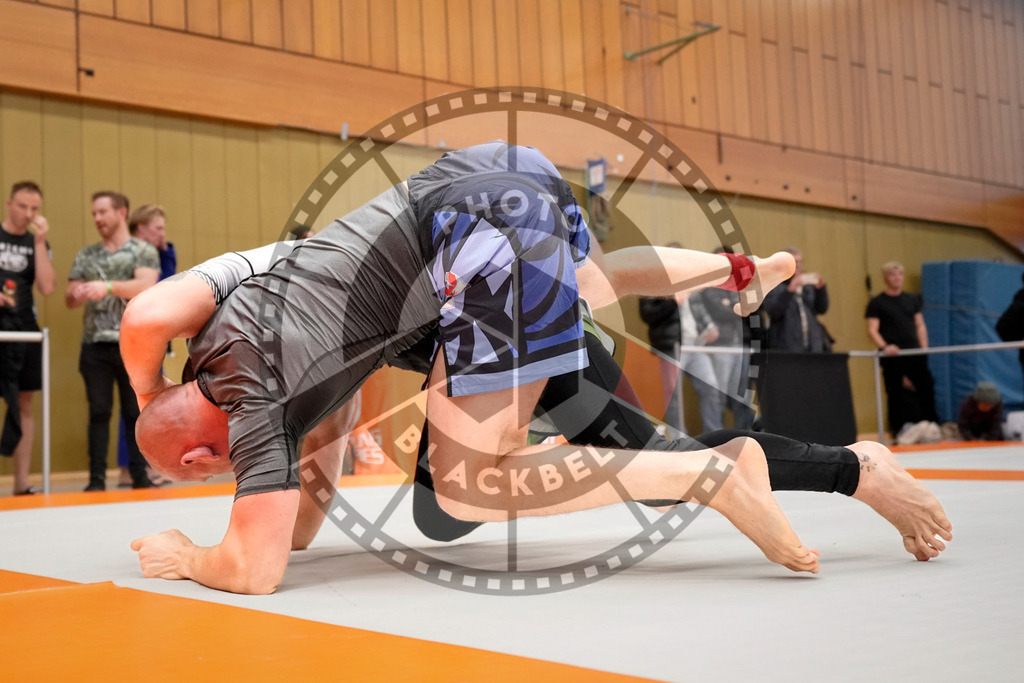 20231125PBB6833 | Fighters compete during the Grappling Industries Jiu-jitsu Championship in Berlin, Germany, on November 25, 2023.
