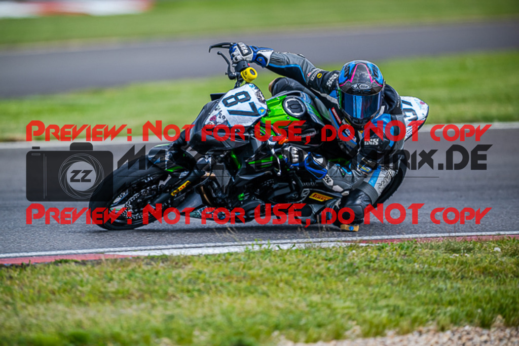 MaZZes_FotoMatrix_220506_91175 | Fotograf Mathias Schmid
Sportfotograf,
Eventfotograf,
Hochzeitsfotograf,
Portraitfotograf