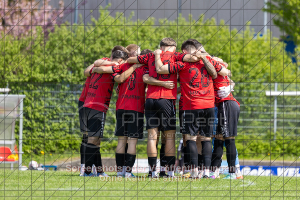 20250427_150039_0056 | #,TSV Bad Boll (rot) vs. SV Waldhausen (gelb), Fussball, Landesliga 2 - wfv, 24. Spieltag, Saison 2024/2025, Rasenplatz, Erlengarten 37, 73087 Bad Boll, 27.04.2025 - 15:00 Uhr,Foto: PhotoPeet-Sportfotografie/Peter Harich