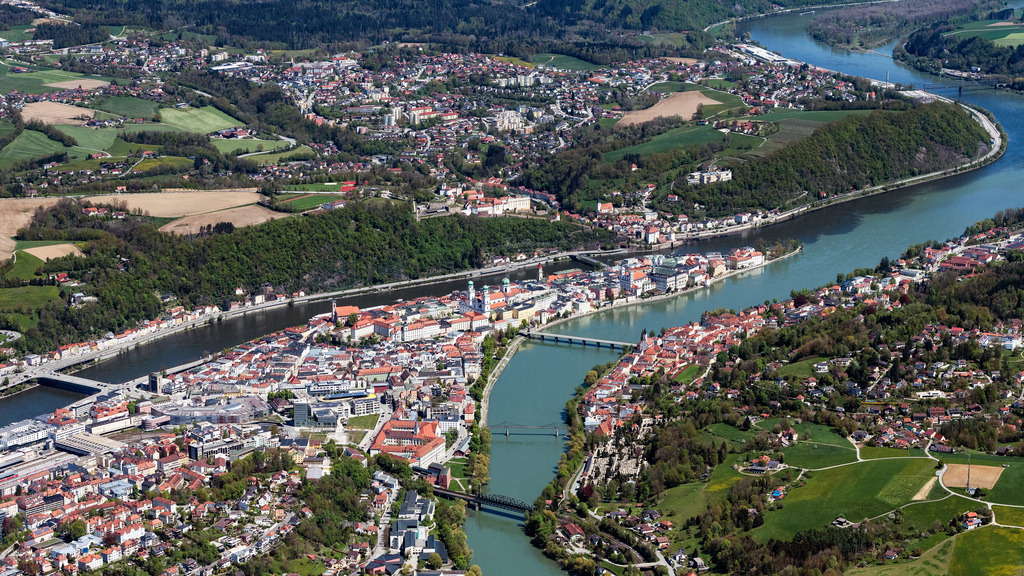 dr__0062297.jpg | PASSAU 09.05.2021 Altstadtbereich und Innenstadtzentrum der Drei-Flüsse-Stadt in Passau im Bundesland Bayern, Deutschland. // Old Town area and city center of Drei-Fluesse-Stadt in Passau in the state Bavaria, Germany. Foto: Daniel Reiter