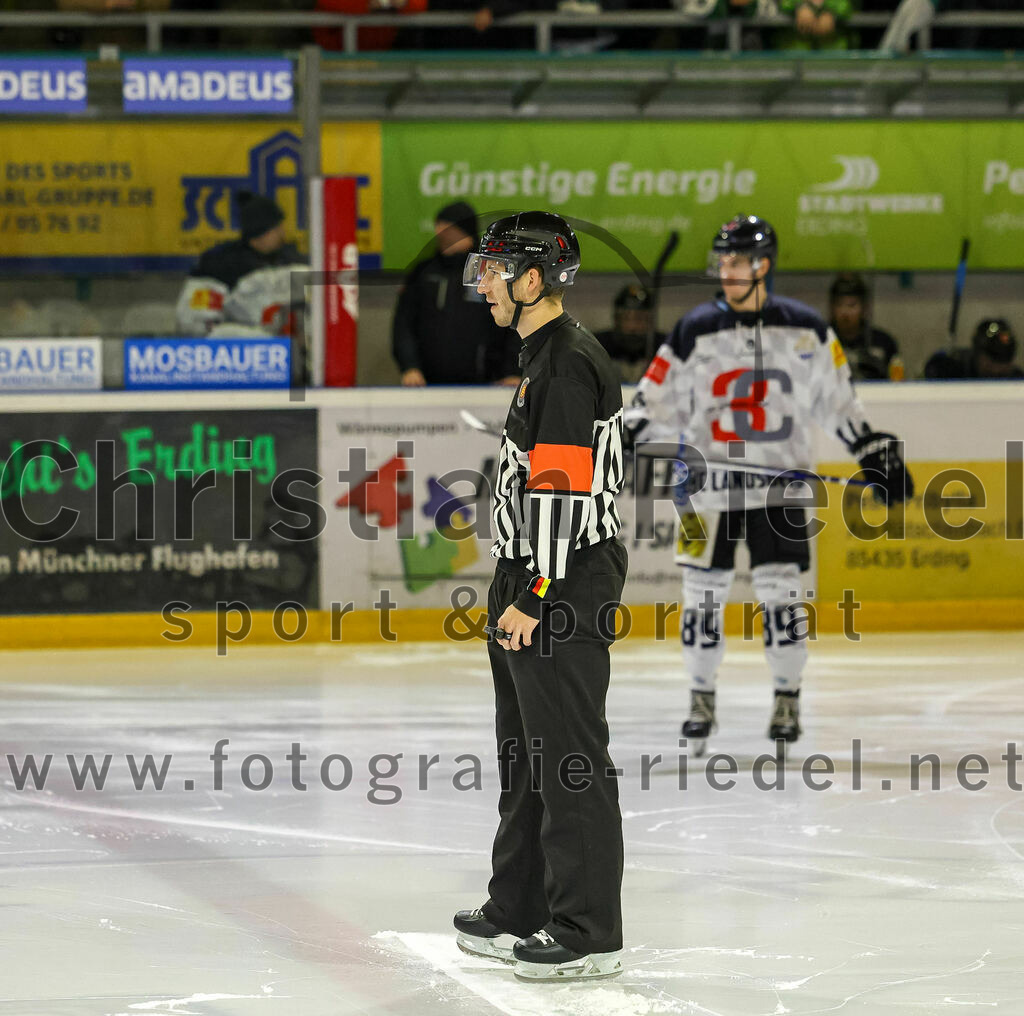 2024-01-26_004_TSV_Erding_gegen_HC_Landsberg | Erding, Deutschland, 26.01.2024:
Eishockey, Bayernliga Vorrunde 2023 / 2024, 28. Spieltag, TSV Erding gegen HC Landsberg, Endergebnis: 6:2

Foto: Christian Riedel / fotografie-riedel.net