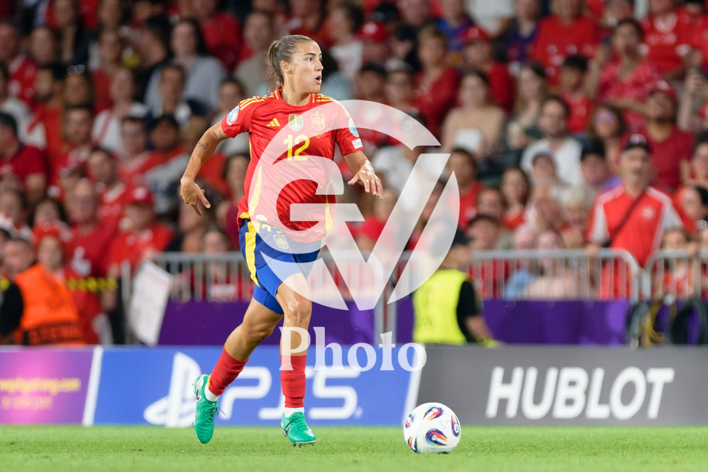 Spain v Switzerland - UEFA Women's EURO 2025 Quarter-Final | BERN, SWITZERLAND - JULY 18: Patri Guijarro of Spain runs with the ball during the UEFA Women's EURO 2025 Quarter-Final match between Spain v Switzerland at Stadion Wankdorf on July 18, 2025 in Bern, Switzerland. (Photo by Giuseppe Velletri/Sports Press Photo/Getty Images)