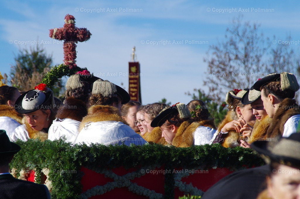 IMGP7669 | fotografiert von Axel PollmannLeonhardi Wallfahrt Benediktbeuern und Murnau, Fronleichnam, Fasching, Landschaft im Loisachtal und Benediktbeuern  - Realisiert mit Pictrs.com