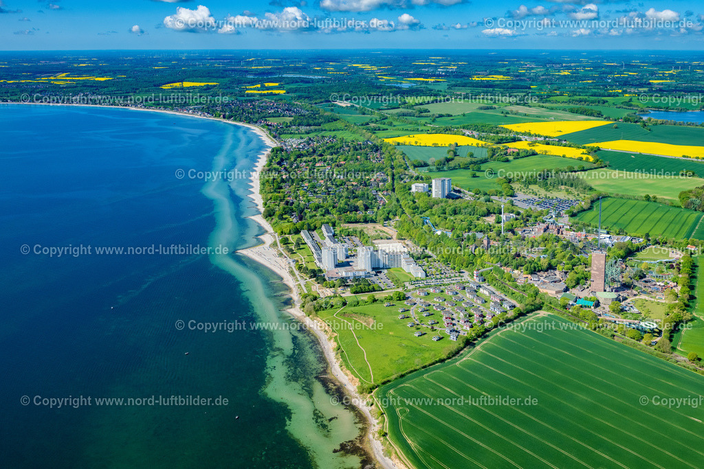 Sierksdorf_ELS_4179150522 | SIERKSDORF 15.05.2022 Ortsansicht am Meeres- Küstenbereich der Ostsee in Sierksdorf im Bundesland Schleswig-Holstein. // Village on marine coastal area of Baltic Sea in Sierksdorf in the state Schleswig-Holstein. Foto: Martin Elsen