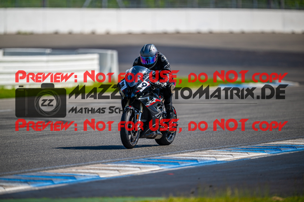 MaZZes_FotoMatrix_240520_6021986_7150 | ROT