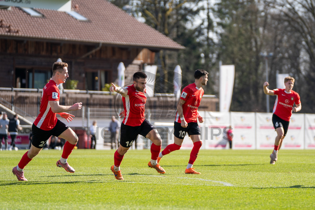 SG Sonnenhof Großaspach vs. KSV Hessen Kassel, Fussball, Regionalliga Südwest, 23. Spieltag, Saison 2025/2026, 07.03.2026 | Loris Maier (SG Sonnenhof Großaspach, #27),  Marius Kunde (SG Sonnenhof Großaspach, #16), Mert Tasdelen (SG Sonnenhof Großaspach, #10) und Christian Mistl (SG Sonnenhof Großaspach, #06),SG Sonnenhof Großaspach vs. KSV Hessen Kassel, Fussball, Regionalliga Südwest, 23. Spieltag, Saison 2025/2026, 07.03.2026Foto: photosbyphips/Philip Ziegler
