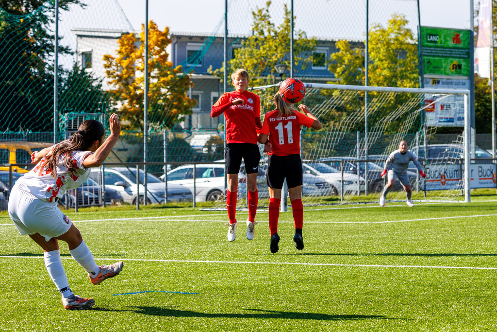 FCHHÜT_251003_3406 | 1.FC Heidenheim 1846 II vs. TSV Hüttlingen, Fußball, Frauen, Bezirkspokal, 2025/2026, 1.Runde, 03.10.2025 in Mergelstetten, Sportplatz 2(Foto: Michael Bulling) - Realisiert mit Pictrs.com