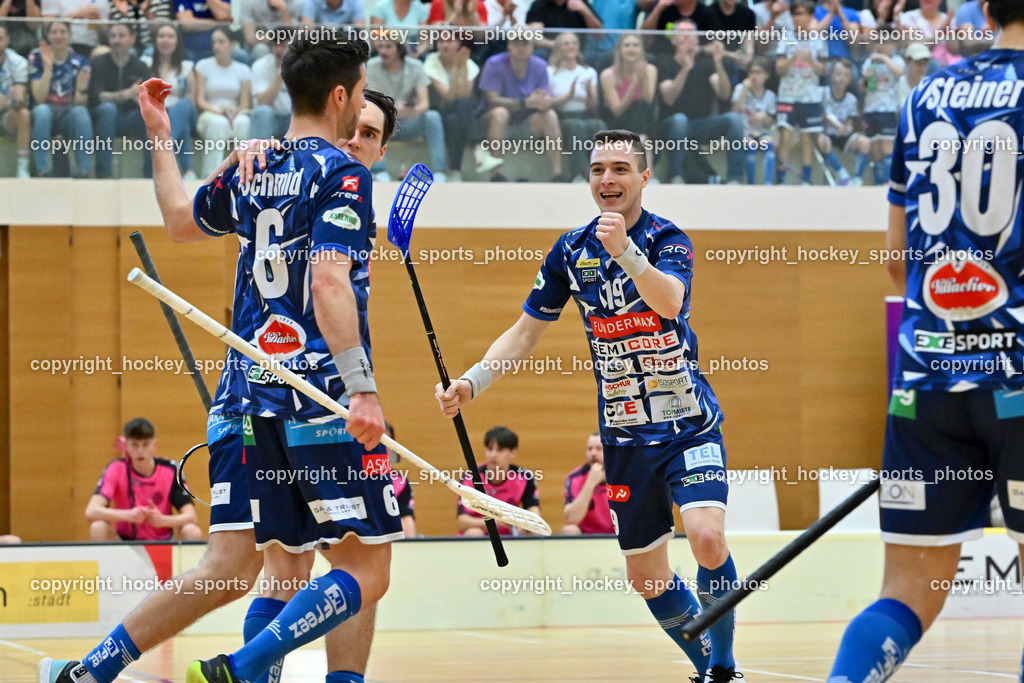 VSV Unihockey vs. Wiener Floorballferein 6.4.2024 | #6 Timo Schmid VSV Unihockey, #19 Philipp Seiser VSV Unihockey, VSV Unihockey vs. Wiener Floorballferein 6.4.2024, VSV Unihockey vs. Wiener Floorballferein  am 06.04.2024 in Villach (Ballspielhalle St. Martin), Austria, (Photo by Bernd Stefan)