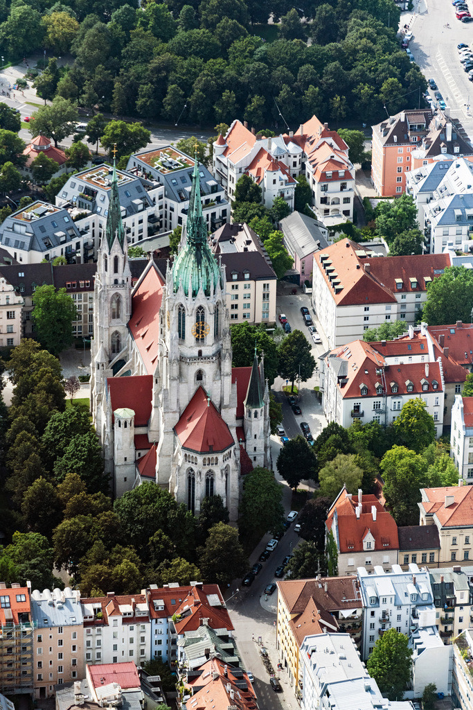 dr__0071836.jpg | MüNCHEN 12.08.2021 Kirchengebäude der Kirche " St. Paul " am St.-Pauls-Platz im Stadtteil Ludwigsvorstadt-Isarvorstadt in München im Bundesland Bayern, Deutschland. // Church building "St. Paul" on St.-Pauls-Platz in the district Ludwigsvorstadt-Isarvorstadt in Munich in the state Bavaria, Germany. Foto: Daniel Reiter