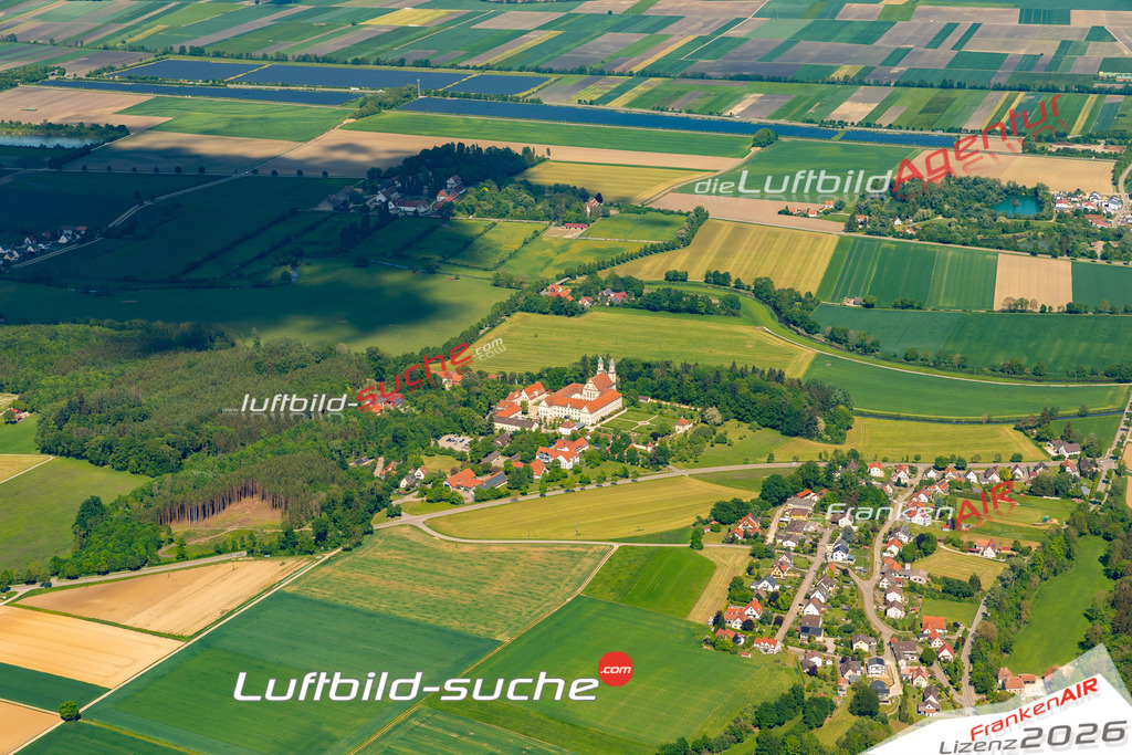 Das Luftbild zeigt : Kloster Holzen Allmannshofen - Die Luftaufnahme wurde 2024 vom UL-Flugzeug aus erstellt ( keine Drohne ) - Hochauflösende Luftaufnahme - Für grossformatige Ausdrucke geeignet. Die Geschenkidee !Mit Lizenz und Bildrechte bestellbar