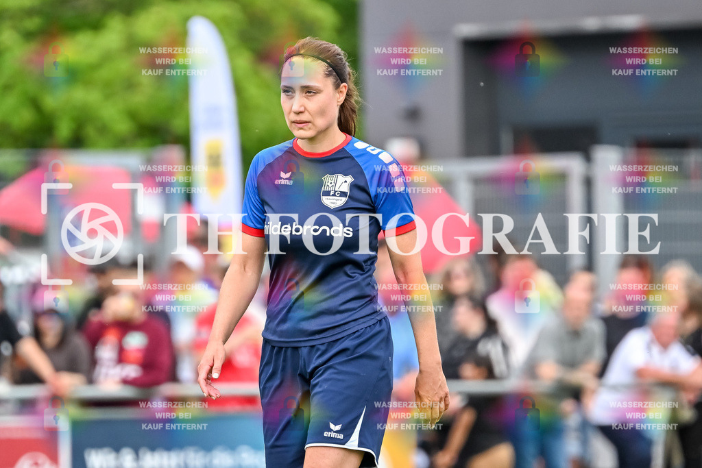 GER, FC Hauingen - SV Waldhaus, Frauen-Fussball, Rothaus Bezirkpokal, Finale, Saison 2024/2025, 29.05.2025 | Larissa Zimmermann (FC Hauingen, #10)GER, FC Hauingen - SV Waldhaus, Frauen-Fussball, Rothaus Bezirkpokal, Finale, Saison 2024/2025, 29.05.2025Foto: TH Fotografie/Thomas Hess