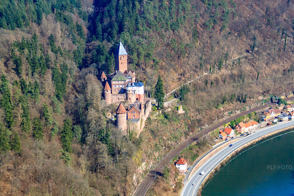 Luftbild: Schloss Zwingenberg über dem Neckar von Westen in Zwingenberg im Bundesland Baden-Württemberg in Deutschland. Foto: IMG_38104.jpg vom 12.03.2011 durch Werner Riehm/FLY-FOTO.deWWW.SCHLOSS-ZWINGENBERG.DE