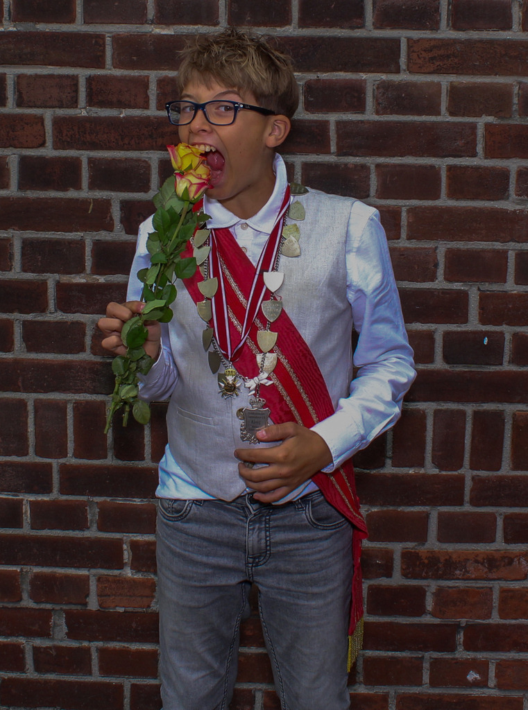 top-top.de-250601-202 | Foto, Video, Fotografie, Videografie, Fotobox, DJ, Discjockey, Musik, Musikbox, Veranstaltung, Photobooth, Amazon, Ebay, Buchtipp, Bestseller, Autor, Verlag, Buch, Wesel, Hamminkeln, NRW, Dinslaken, Rees, Drohne, Hochzeit, Party, Fotobox, Wesel, Fotograf