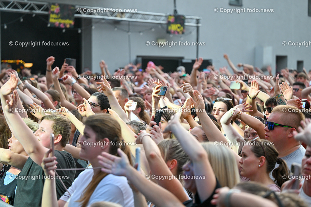 Posthof_ Pietro Lombardi_ 22.06.2023-18 | 22.06.2023, Linz, AUT, Posthof, Open Air Konzert Pietro Lombardi, im Bild Zuschauer, Konzertbesucher, Fans