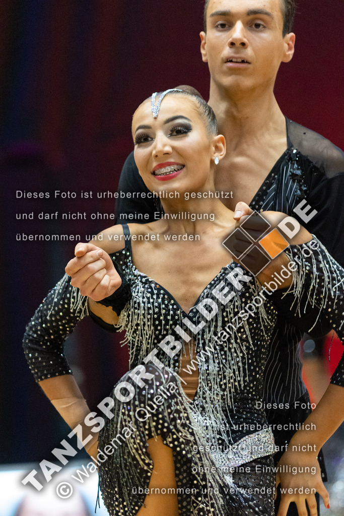 20230115-02435 | Hier finden Sie Tanz Bilder vom Latein und Standard Formationen tanzen. Sportbilder vom Tanzsport. Schöne Fotos und von Weltmeisterschaft, Europameisterschaft, Bundesliga, Regionalliga, Oberliga und Landesliga sowie von GOC Stuttgart, DanceComp, WM Bremen