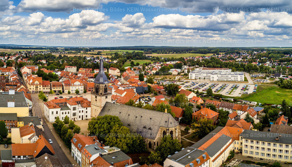 Haldensleben Marktplatz Landrat- | Haldensleben Kirche am Marktplatz - Réalisé avec Pictrs.com