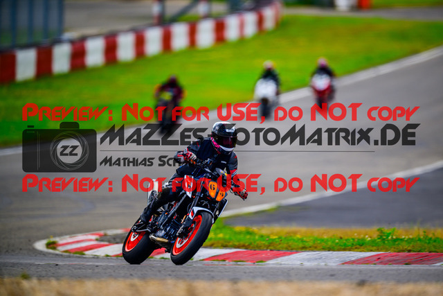 MaZZes_FotoMatrix_240717_6007705_8731 | GELB