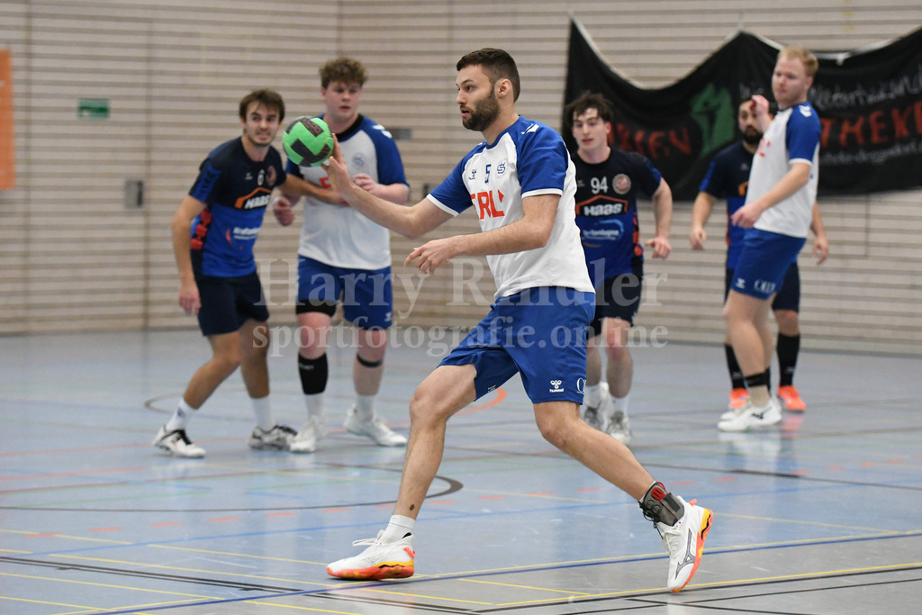 HC Deggendorf : TSV Simbach II   | Michael Buchner  (HC Deggendorf  #5) - Realisiert mit Pictrs.com