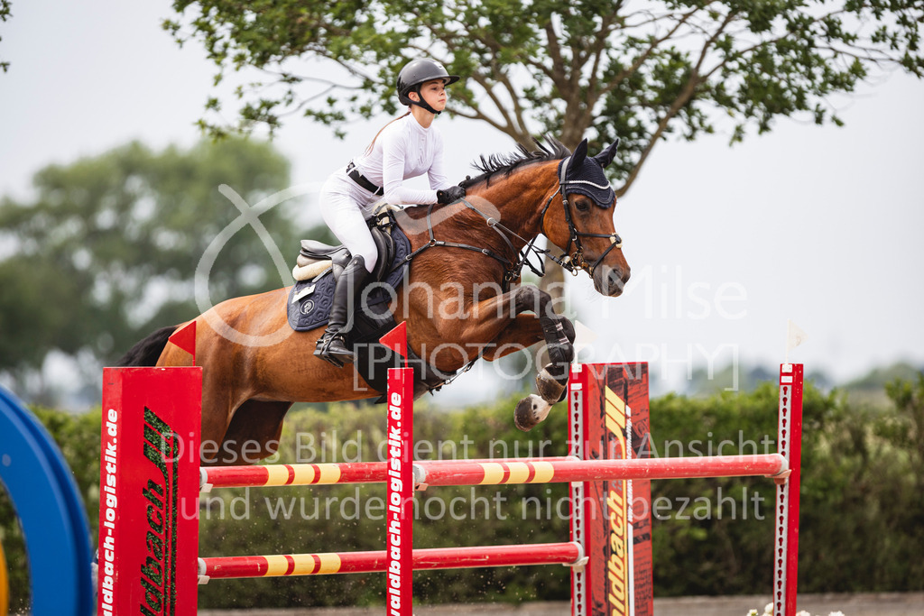 250622_Lemwerder_M2-SprmstAnf-831 | Deine schönsten Turniermomente als professionelle Fotos! Entdecke hochwertige Pferdesport-Fotografie im Online-Shop. Jetzt Fotos finden & bestellen!