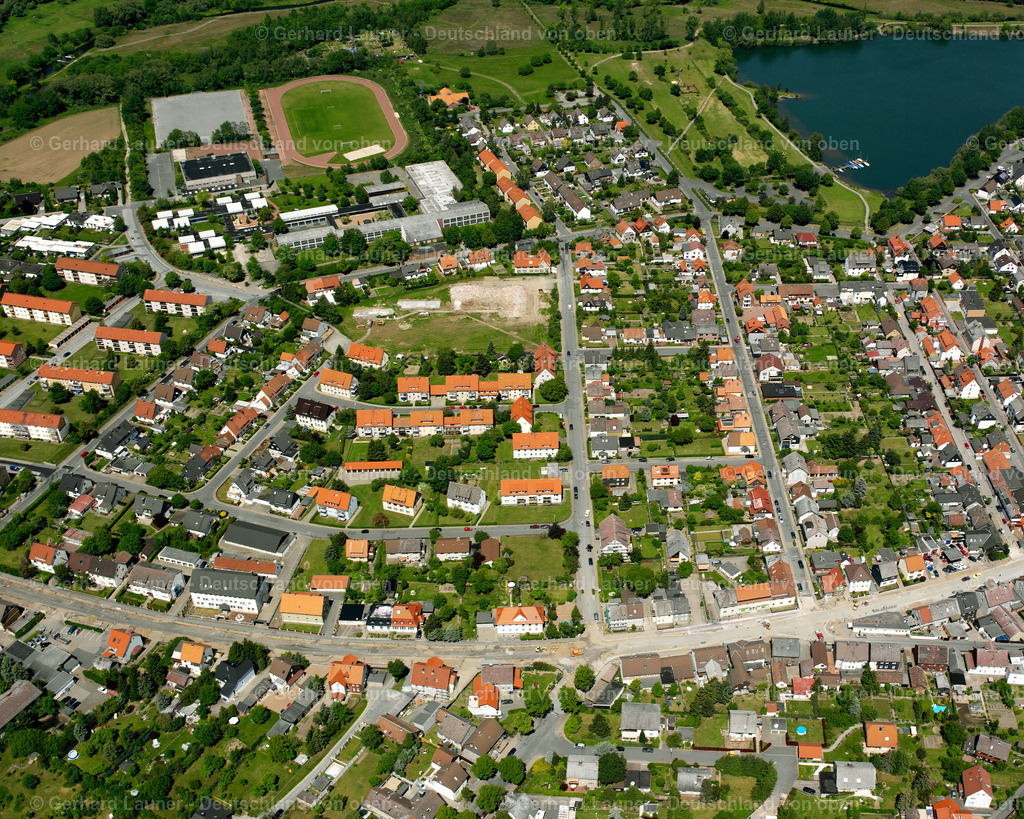 2638303 | VIENENBURG 06.08.2006 Wohngebiet der Mehrfamilienhaussiedlung  in Vienenburg im Bundesland Niedersachsen, Deutschland // Residential area of the multi-family house settlement  in Vienenburg in the state Lower Saxony, Germany Foto: Gerhard Launer