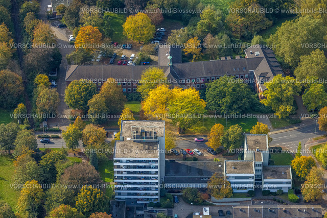 Neukirchen-Vluyn241013246 | Luftbild, Rathaus Stadtverwaltung Neukirchen-Vluyn, weißes Wohnhochhaus und herbstliche Bäume, Neukirchen, Neukirchen-Vluyn, Ruhrgebiet, Nordrhein-Westfalen, Deutschland