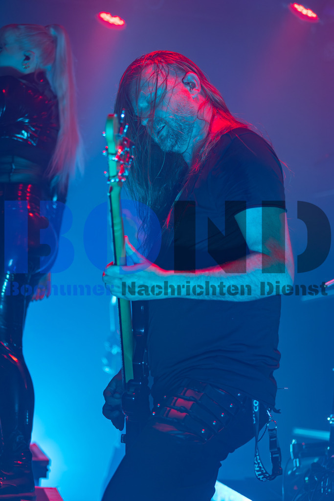 SES_ENIKOL20250501-41 | bond - Realisiert mit Pictrs.com