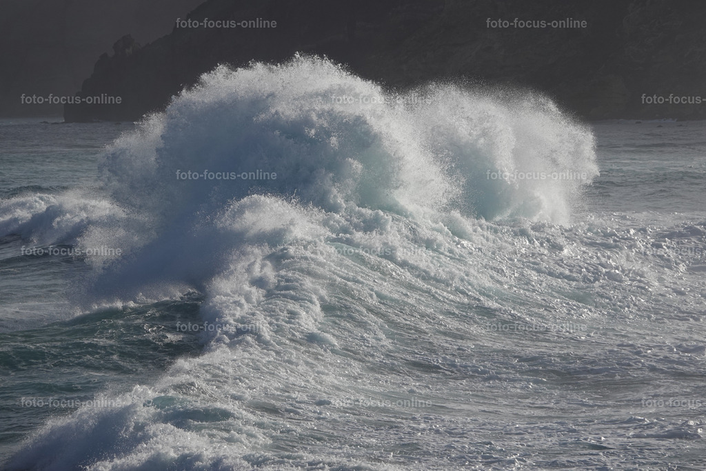 Wild Waves | Large waves in the stormy Atlantic