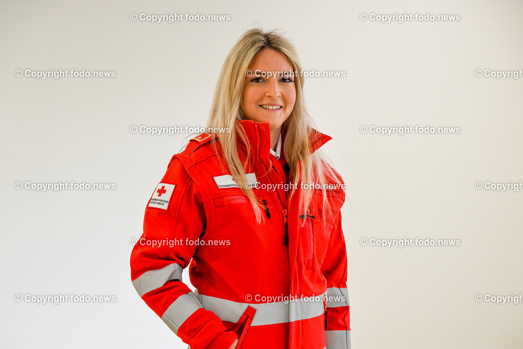 Pressekonferenz Rotes Kreuz Oberoesterreich_ Freiwillige gesucht_ 03.05.2023-2 | 03.05.2023, Presseclub Linz, AUT, Pressekonferenz Rotes Kreuz Oberoesterreich, Freiwillige gesucht - Wir haben die passende Jacke, im Bild Kerstin Zehetner (Freiwillige Rotes Kreuz OOe)