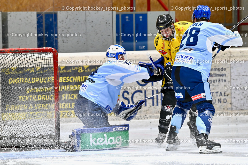 EC Spittal Hornets vs. ESC Steindorf 28.10.2023 | #72 Moser Lukas, #8 Komar Luca, #28 Bacher Stefan