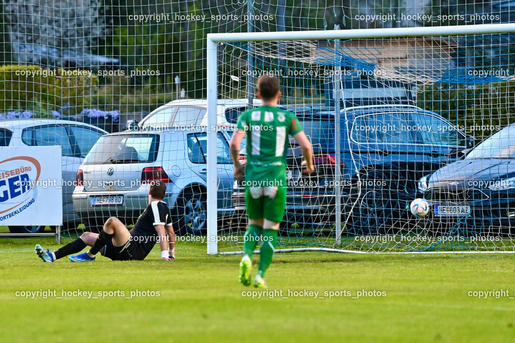 Dellach Gail vs. Rapid Lienz | #1 Julian Weiskopf Rapid Lienz, #11 Benjamin Josef Michael Martin Bürgler Rapid Lienz, Tor Dellach Gail, Dellach Gail vs. Rapid Lienz, Dellach Gail vs. Rapid Lienz am 26.04.2024 in Dellach (Sportplatz Dellach Gail), Austria, (Photo by Bernd Stefan)