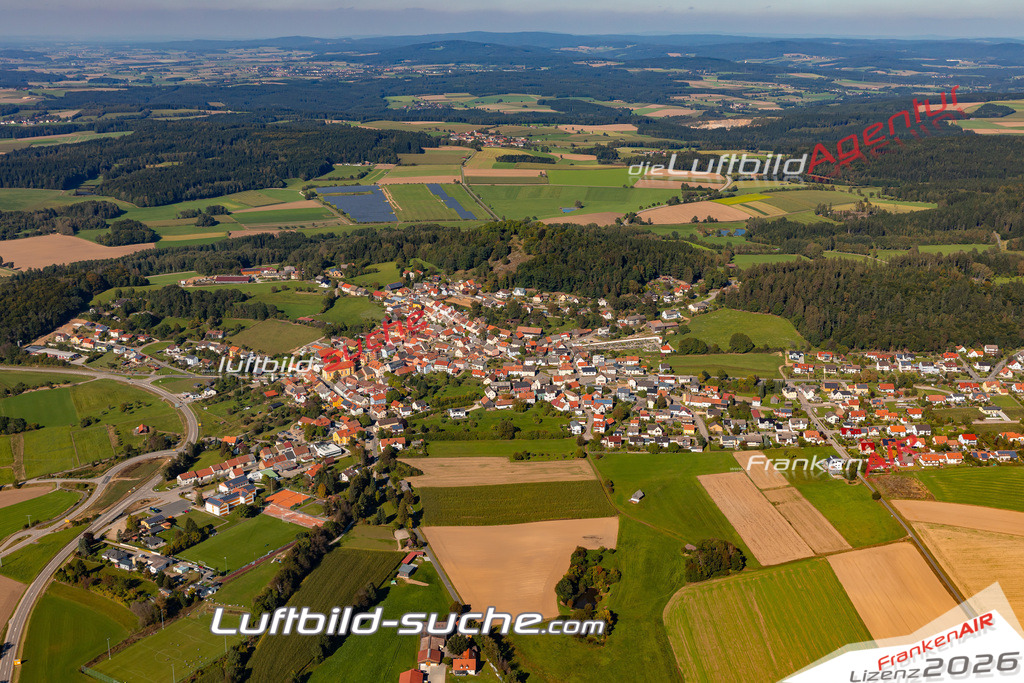 Aktuelles Luftbild von  Tännesberg Kauf mit Lizenz / Bildrechten möglich- Die Luftaufnahme wurde 2021 mittels UL-Flugzeug erstellt ( keine Drohne ) - hochauflösende Kamera-Systeme von  Canon -Beste Qualität - Für grossformatige Ausdrucke geeignet. Die Geschenkidee !