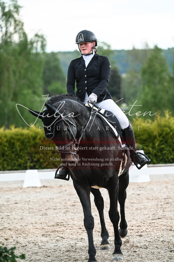20230513_JK-Röhrsdorf-11-407 | Pferde- und Turnierfotografie in Westsachsen. Pferdeportraits, Auftragszeichnungen und intuitive Kunst.