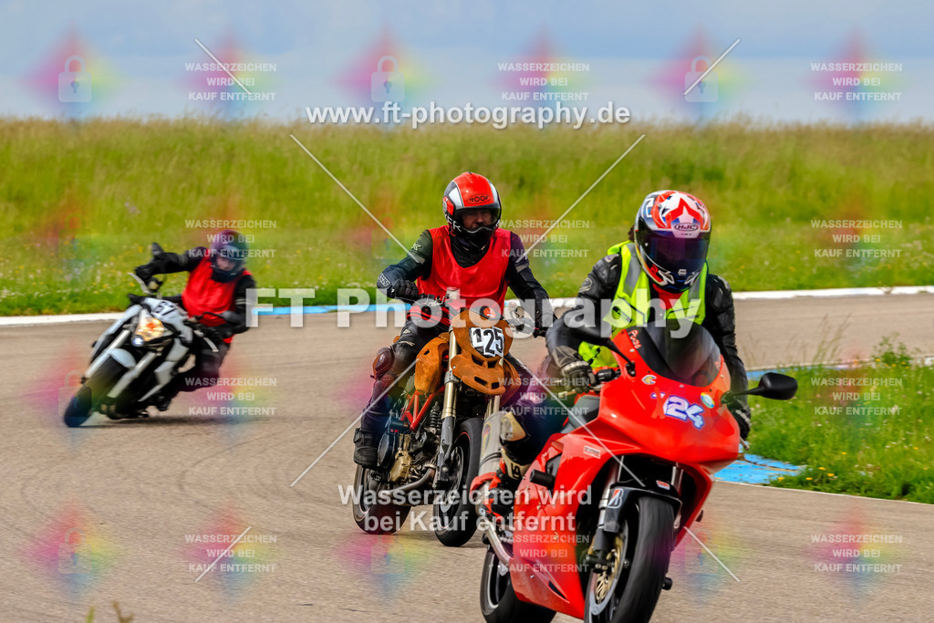 MotoTeam-2389 | Hier findet Ihr Bilder von Touristenfahrten auf der Nürburgring Nordschleife oder von anderen Veranstaltungen die ich besucht habe. Viel Spass beim Durch Schauen 