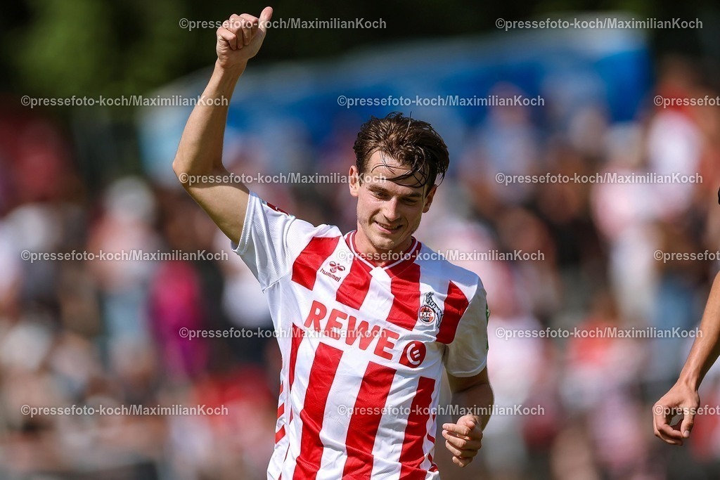 1FC12072501272 | 12.07.2025, Fußball, SV Bergisch Gladbach 09 - 1. FC Köln, Testspiel, BELKAW-Arena, Saison 2025 2026: Jakub Kaminski (1.FC Koeln #16) gestikulierend DFB regulations prohibit any use of photographs as image sequences and or quasi-video.