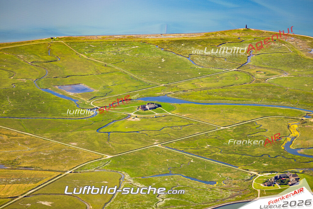 Das Luftbild der Stadt Langeneß wurde 2022 vom Flugzeug heraus erstellt (keine Drohnen-Aufnahmen) Aufnahmehöhe ca.450 Meter- hohe Bildauflösung und Druck-Qualität. Garantiert!