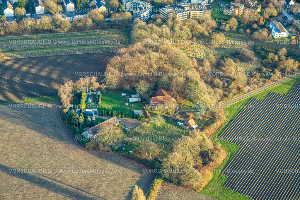 Bottrop251204296 | Luftbild, Wiesen und Felder an der Tourcoingstraße für geplante Bebauung, Wohnsiedlung Haus Schlangenholt, Eigen, Bottrop, Ruhrgebiet, Nordrhein-Westfalen, Deutschland