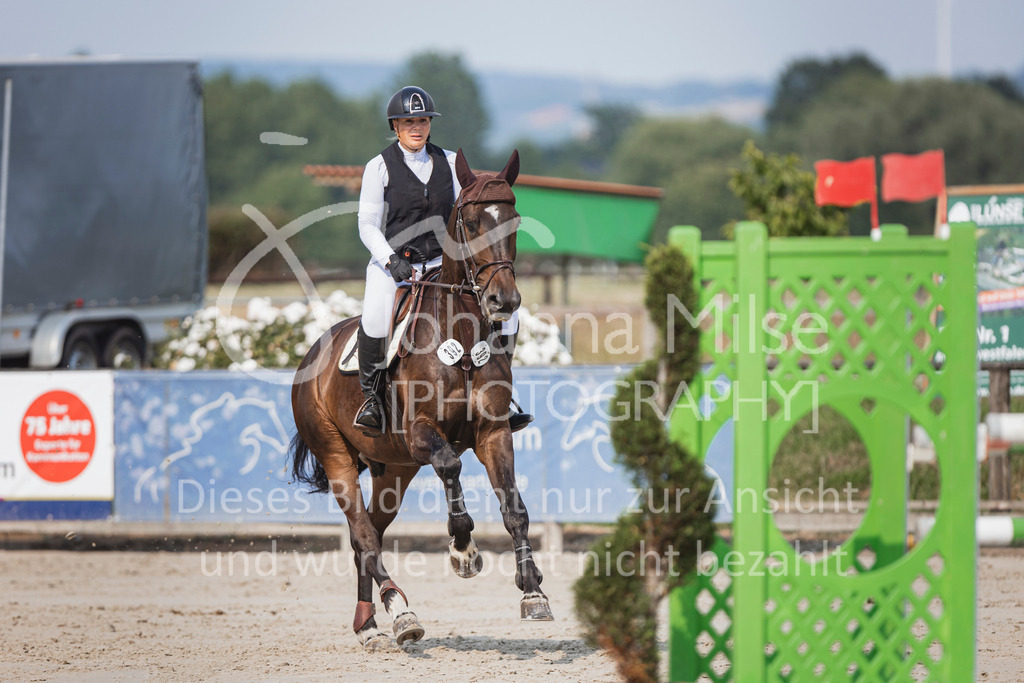 240627_LüPfSpTa_SprPf-M-224 | Deine schönsten Turniermomente als professionelle Fotos! Entdecke hochwertige Pferdesport-Fotografie im Online-Shop. Jetzt Fotos finden & bestellen!