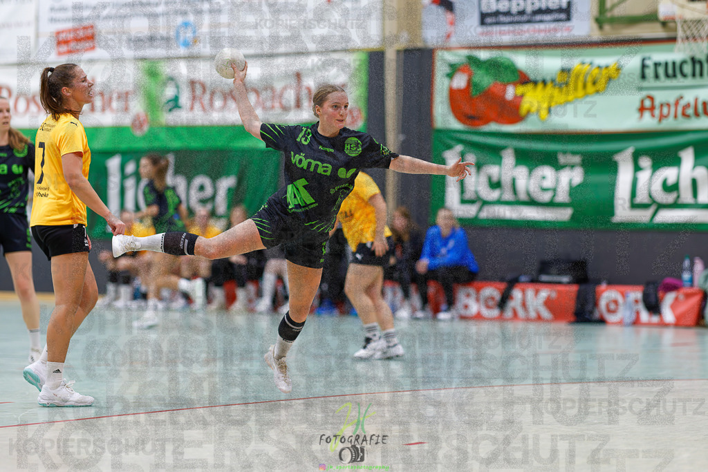 Frauen Oberliga Mitte (HHV); HSG Kleenheim/Langgöns II - HSG Eibelshausen/Ewersbach | Frauen Oberliga Mitte (HHV); HSG Kleenheim/Langgöns II - HSG Eibelshausen/Ewersbach am 01.11.2025 in Oberkleen (Weidig-Halle)Photo © 2025 - Jörg Heinrich - Realisiert mit Pictrs.com