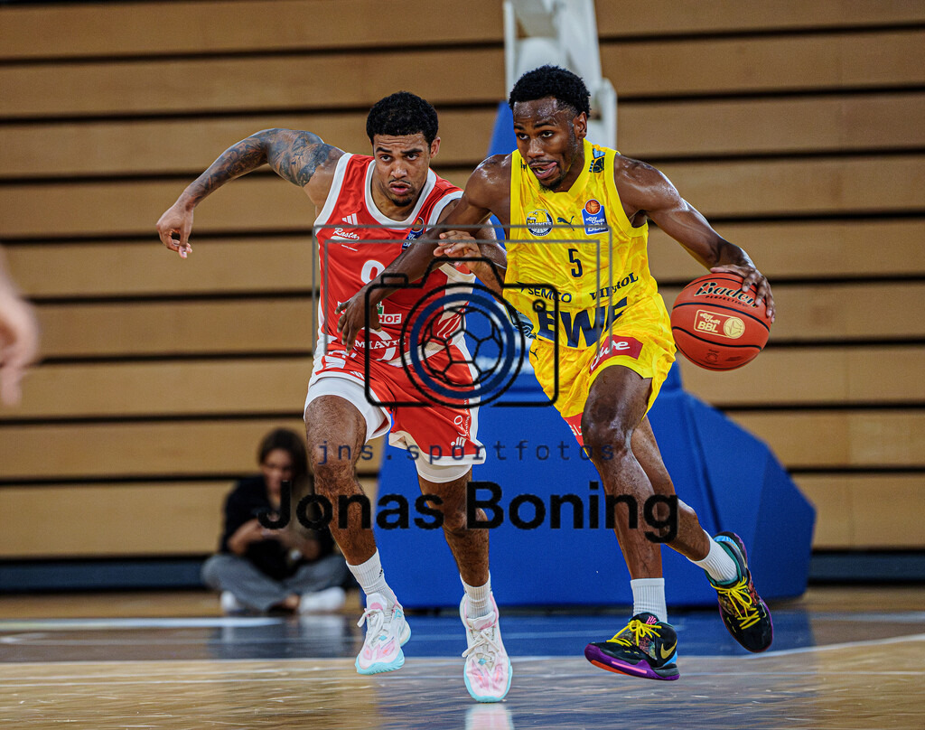 Basketball I Herren I Saison 2026-2027 I Testspiel I RASTA Vechta - EWE Baskets Oldenburg I 48424 | jns.sportfotos - Realisiert mit Pictrs.com