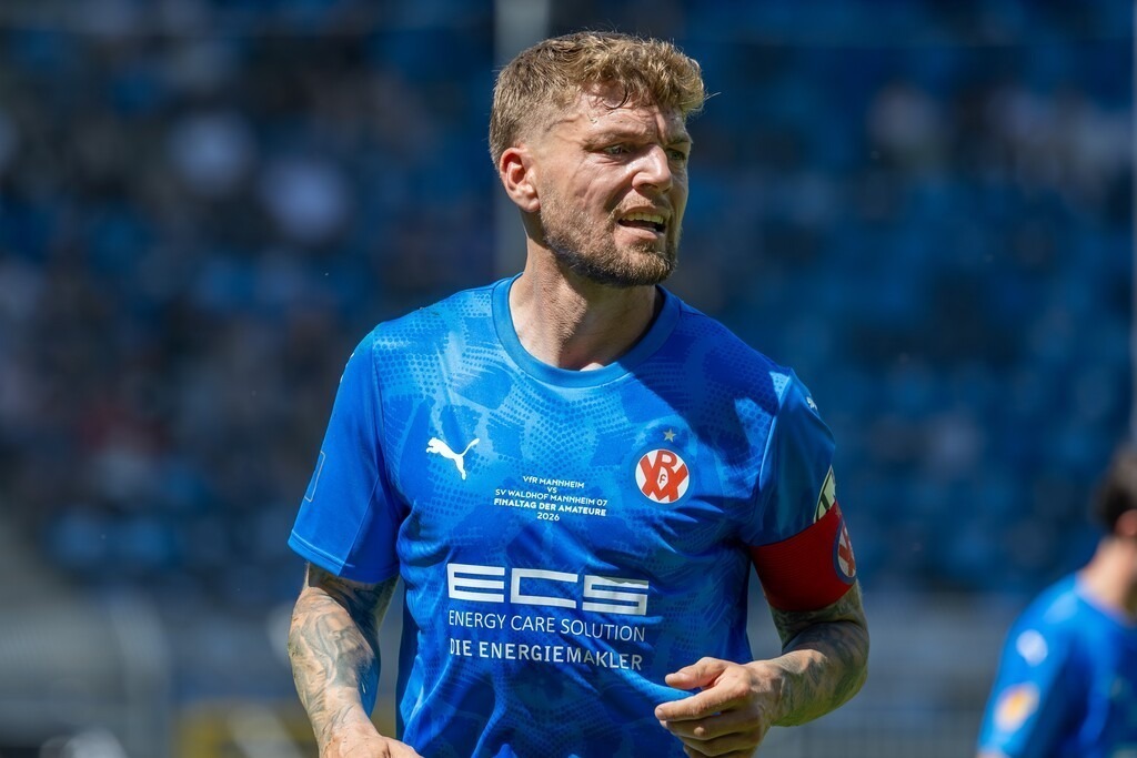 Fußball, Badischer Pokal 2025/26, Finale: VfR Mannheim gegen Waldhof Mannheim | Fußball, Badischer Pokal 2025/26, Finale: VfR Mannheim gegen Waldhof Mannheim***Alexander Esswein, Kapitän des VfR Mannheim - Realisiert mit Pictrs.com