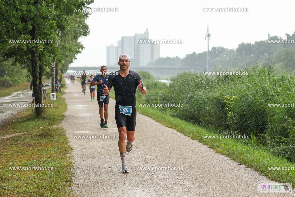 LUR_1372 | 34. M-net Erlanger Triathlon 2025 #erlangertriathlon  #mnettriathlon2025 #mnettriathlon #team #olympischedistanz #mitteldistanz #triathlon #maindonaukanal  #erlangertriathlon2025 #yourpictrs #tv1848 #tv1848erlangen  #triathlonbayern #sportinerlangen #demsportverbunden #sportshot_your_pictrs Copyright: www.sportshot.de