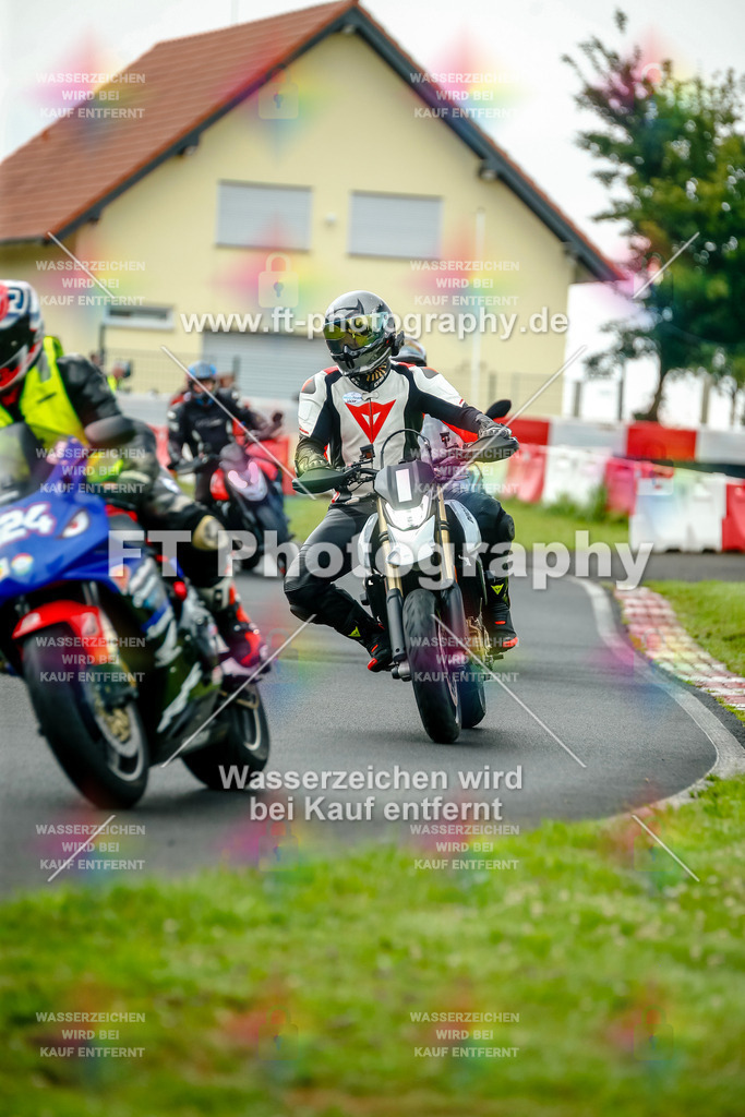 VBK-3755 | Hier findet Ihr Bilder von Touristenfahrten auf der Nürburgring Nordschleife oder von anderen Veranstaltungen die ich besucht habe. Viel Spass beim Durch Schauen 