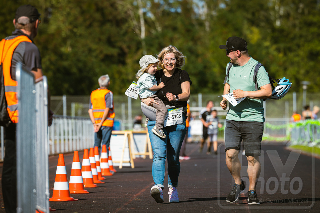 16. Hoywoj-CityLauf im Sportforum Hoyerswerda - 16.09.2023 | 555m Wohnungsgesellschaft-Familien-Flitzer-Lauf - Realisiert mit Pictrs.com