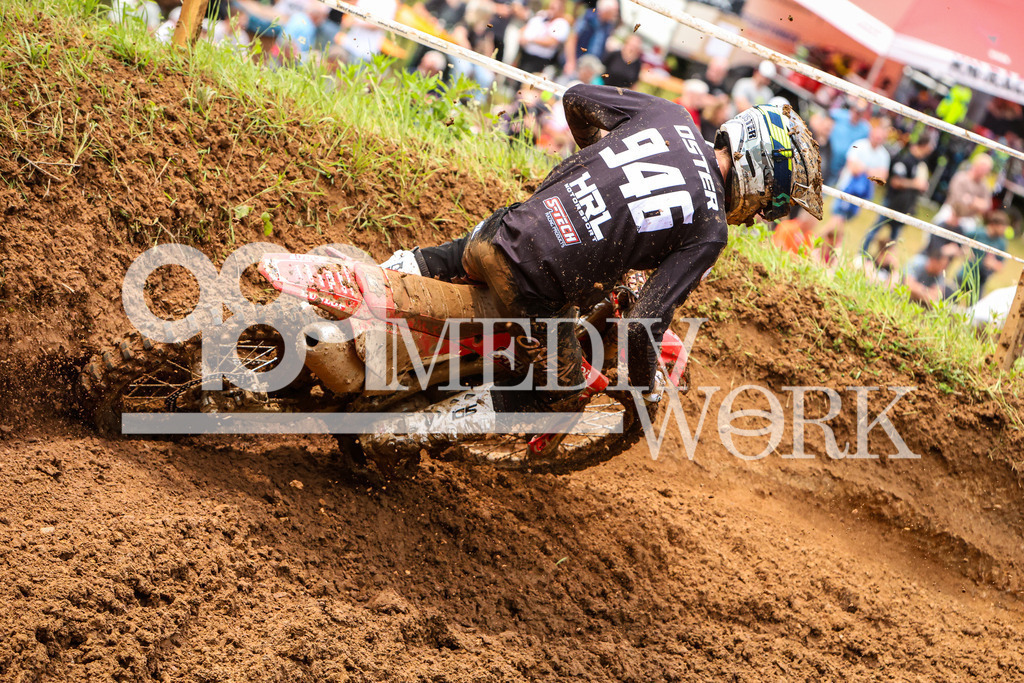 5E6A5804 | 989 MEDIAWORK