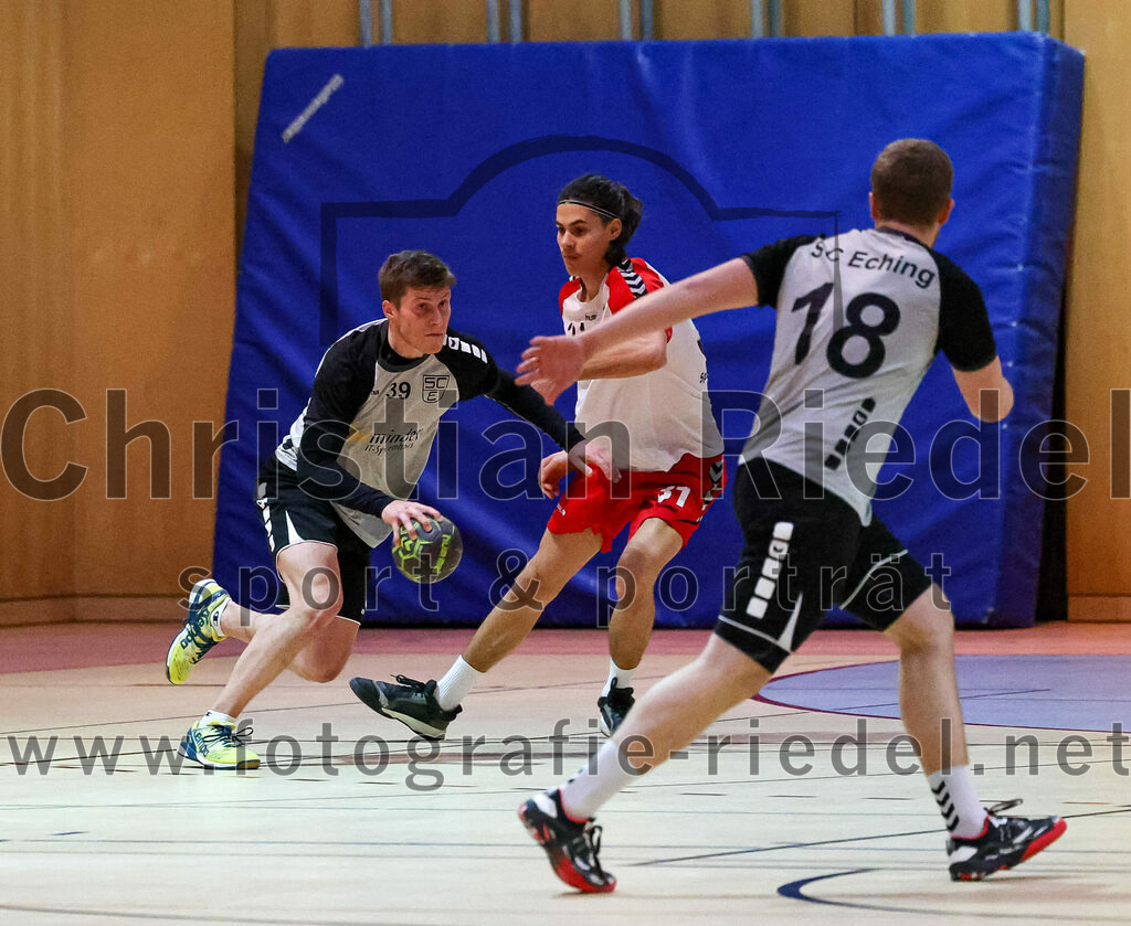 2023-01-21_111_SpVgg_Altenerding_gegen_SC_Eching | Erding, Deutschland, 21.01.2023:
Handball, Bezirksoberliga Männer 2022 / 2023, 12. Spieltag, SpVgg Altenerding gegen SC Eching, Endergebnis: 29:34

Christoph Weilbach (SC Eching, #39), Luis Leitner (SpVgg Altenerding, #31), Marvin Kripgans (SC Eching, #18)

Foto: Christian Riedel / fotografie-riedel.net