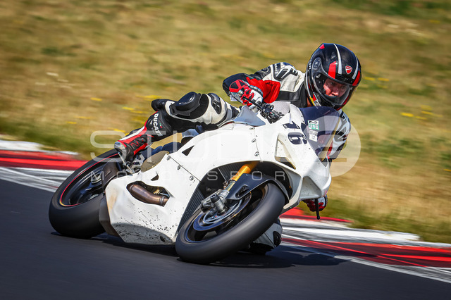 0016-260804MM-018_16 | Deine Full-Service-Agentur für ✔️Videoproduktionen und ✔️Motorsportfotografie Jetzt Angebot anfragen!