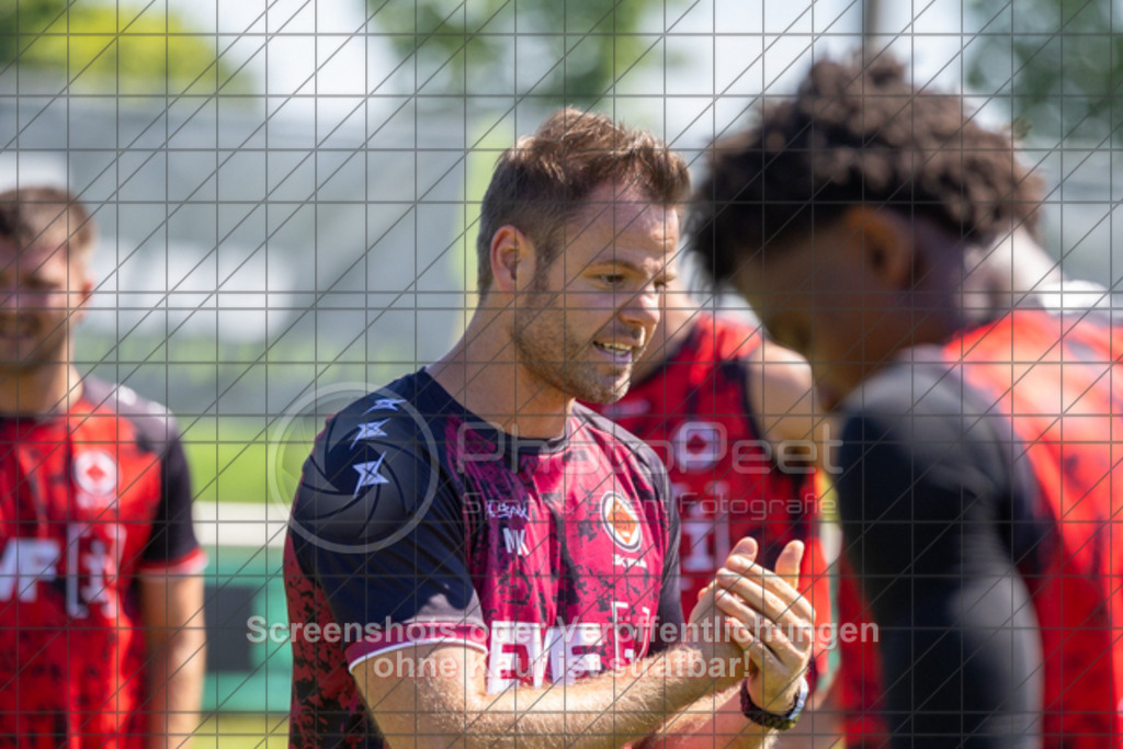 20250629_112748_1913 | #,1.Göppinger SV, Fussball, Oberliga BW - Trainingsauftakt, Saison 2025/2026, Rasensportplatz Stadion SV Göppingen, Hohenstaufenstr. 116, 73033 Göppingen, 29.06.2025 - 10:30 Uhr,Foto: PhotoPeet-Sportfotografie/Peter Harich